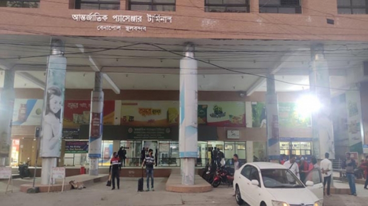 ওমিক্রন রোধে বেনাপোলে সর্বোচ্চ সতর্কতা জারি ওমিক্রন রোধে বেনাপোলে সর্বোচ্চ সতর্কতা জারি