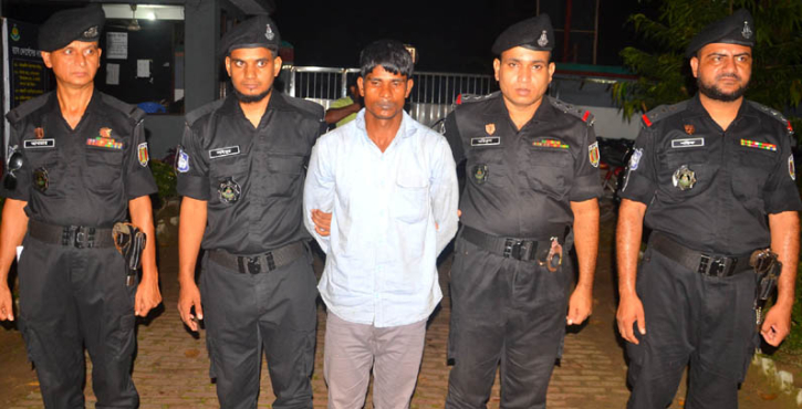 বগুড়ায় ৪৪৭০ পিস ইয়াবাসহ মাদক ব্যবসায়ী গ্রেপ্তার বগুড়ায় ৪৪৭০ পিস ইয়াবাসহ মাদক ব্যবসায়ী গ্রেপ্তার