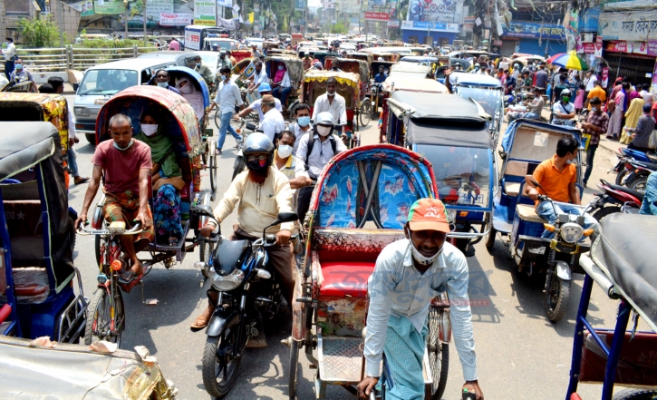 লকডাউনে বগুড়ায় যানচলাচল স্বাভাবিক