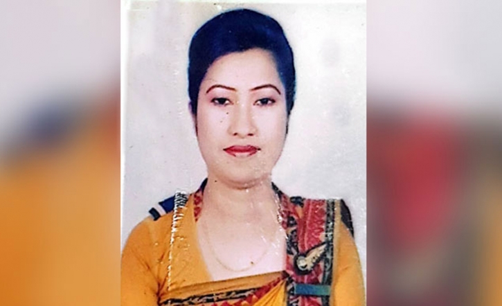 চাকরি হারাচ্ছেন ফ্লোরা চাকরি হারাচ্ছেন ফ্লোরা