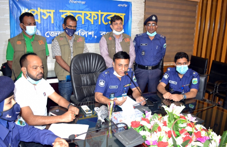 টাকা হাতিয়ে নিতে ব্যর্থ হয়ে বগুড়ায় নানীকে গলাকেটে হত্যা! টাকা হাতিয়ে নিতে ব্যর্থ হয়ে বগুড়ায় নানীকে গলাকেটে হত্যা!