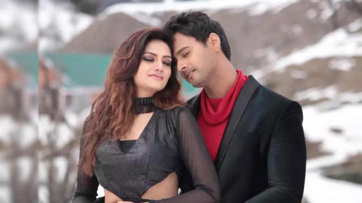 তুষার ঝড় থেকে যে বার্তা দিলেন নুসরাত তুষার ঝড় থেকে যে বার্তা দিলেন নুসরাত