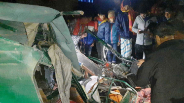 রাজশাহীতে বাসচাপায় অটোরিকশা দুমড়ে-মুচড়ে নিহত ২