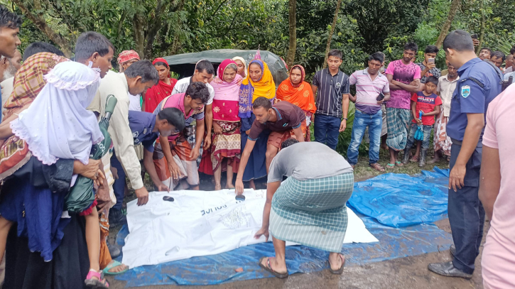 চাঁপাইনবাবগঞ্জে অটোরিকশা-ট্রলি সংঘর্ষ, নিহত ২ চাঁপাইনবাবগঞ্জে অটোরিকশা-ট্রলি সংঘর্ষ, নিহত ২