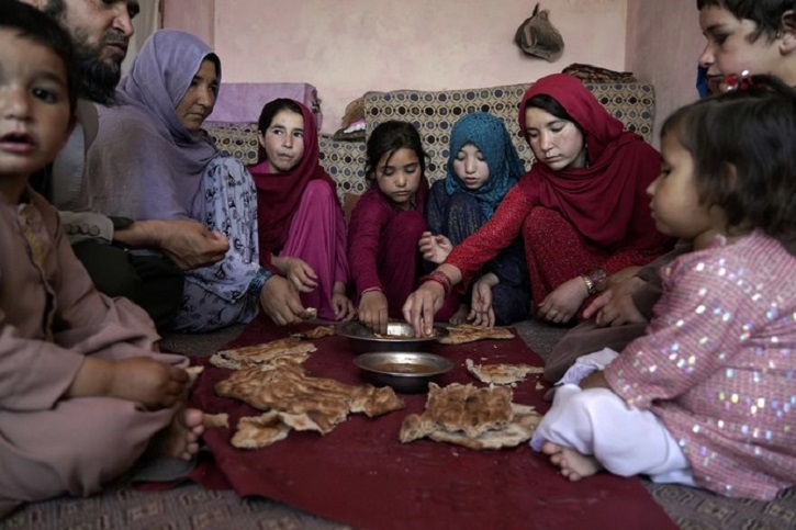 রমজানেও চা-রুটিই বাঁচার অবলম্বন আফগানিদের