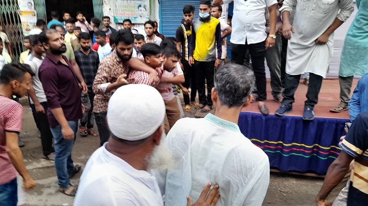 বগুড়ায় স্বেচ্ছাসেবক দলের প্রতিষ্ঠাবার্ষিকীতে ছুরিকাহত যুবদল নেতা বগুড়ায় স্বেচ্ছাসেবক দলের প্রতিষ্ঠাবার্ষিকীতে ছুরিকাহত যুবদল নেতা