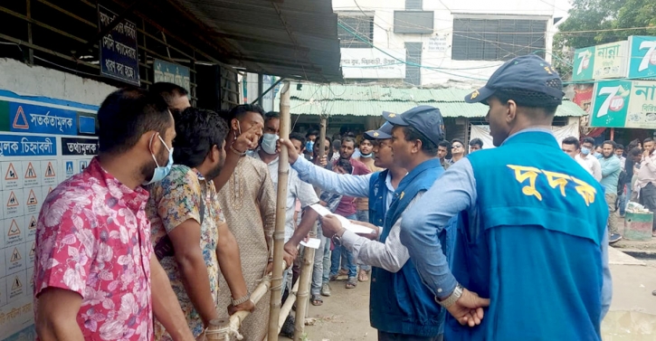 ছদ্মবেশে বিআরটিএতে দুদক, ঘুষ নেওয়ার সময় হাতেনাতে গ্রেপ্তার ৫