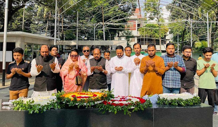 বঙ্গবন্ধুর প্রতিকৃতিতে শ্রদ্ধা জানালেন বগুড়া-৫ আসনের নৌকার প্রার্থী মজনু বঙ্গবন্ধুর প্রতিকৃতিতে শ্রদ্ধা জানালেন বগুড়া-৫ আসনের নৌকার প্রার্থী মজনু