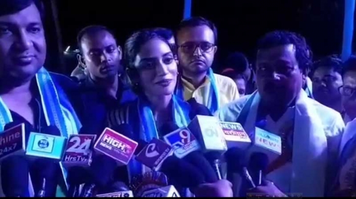 ‘ভগবানের হাতে মৃত্যু-জীবন নিজের হাতে তুলে না নেয়াই ভালো’ ‘ভগবানের হাতে মৃত্যু-জীবন নিজের হাতে তুলে না নেয়াই ভালো’