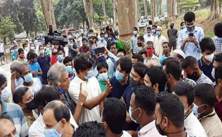 রাবিতে শিক্ষক-ছাত্রলীগের মধ্যে হাতাহাতি, স্থগিত সিন্ডিকেট সভা রাবিতে শিক্ষক-ছাত্রলীগের মধ্যে হাতাহাতি, স্থগিত সিন্ডিকেট সভা