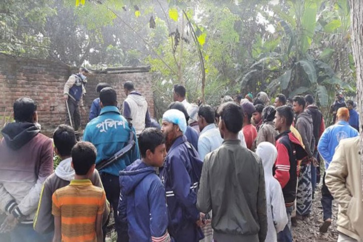 বাবার গলা কাটা মরদেহ উদ্ধার, ছেলে আটক বাবার গলা কাটা মরদেহ উদ্ধার, ছেলে আটক