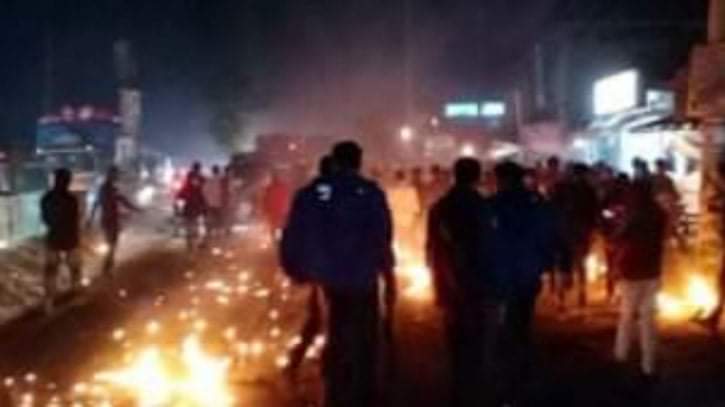 বগুড়ায় স্বেচ্ছাসেবক দলের মশাল মিছিলে পুলিশের বাধা, আটক ৬ বগুড়ায় স্বেচ্ছাসেবক দলের মশাল মিছিলে পুলিশের বাধা, আটক ৬