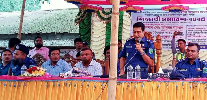 নিরাপদ সড়ক নিশ্চিত করতে সচেতনতার বিকল্প নেই নিরাপদ সড়ক নিশ্চিত করতে সচেতনতার বিকল্প নেই