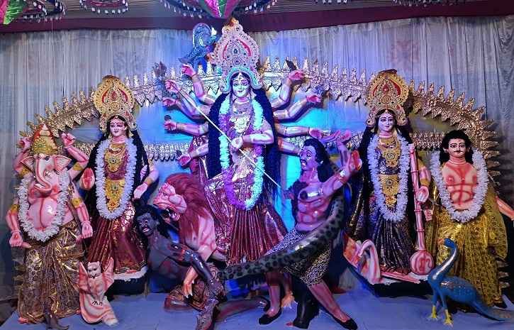 বর্ণিল সাজে সেজেছে শিবগঞ্জের ৫৯ শারদীয় দুর্গা মন্দির 