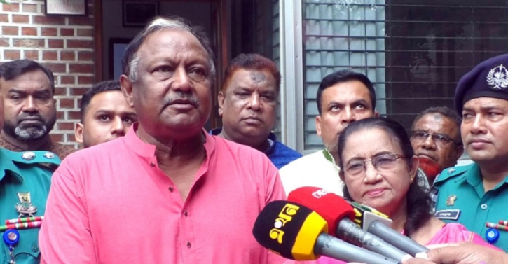 দাম না কমলে পেঁয়াজ আমদানির ইঙ্গিত দিলেন বানিজ্যমন্ত্রী দাম না কমলে পেঁয়াজ আমদানির ইঙ্গিত দিলেন বানিজ্যমন্ত্রী